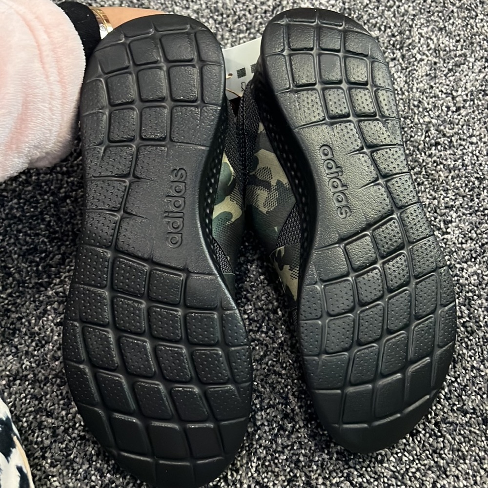 Adidas sneakers - Picture 4 of 4